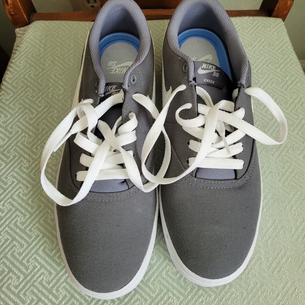 Nike sb check men's 9.5
